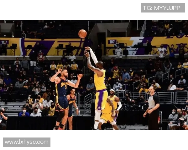 湖人105-99勇士3喜1忧！肯纳德克勒贝尔太好用，拉拉维亚下首发吧